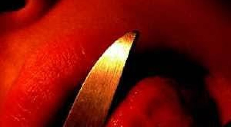 सीधी में मन्नत पूरी होने के बाद युवती ने देवी मां को काटकर चढ़ा दी जीभ, परिजन बजाते रहे ढोल-नगाड़े