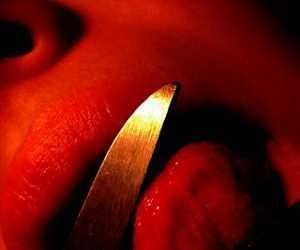 सीधी में मन्नत पूरी होने के बाद युवती ने देवी मां को काटकर चढ़ा दी जीभ, परिजन बजाते रहे ढोल-नगाड़े